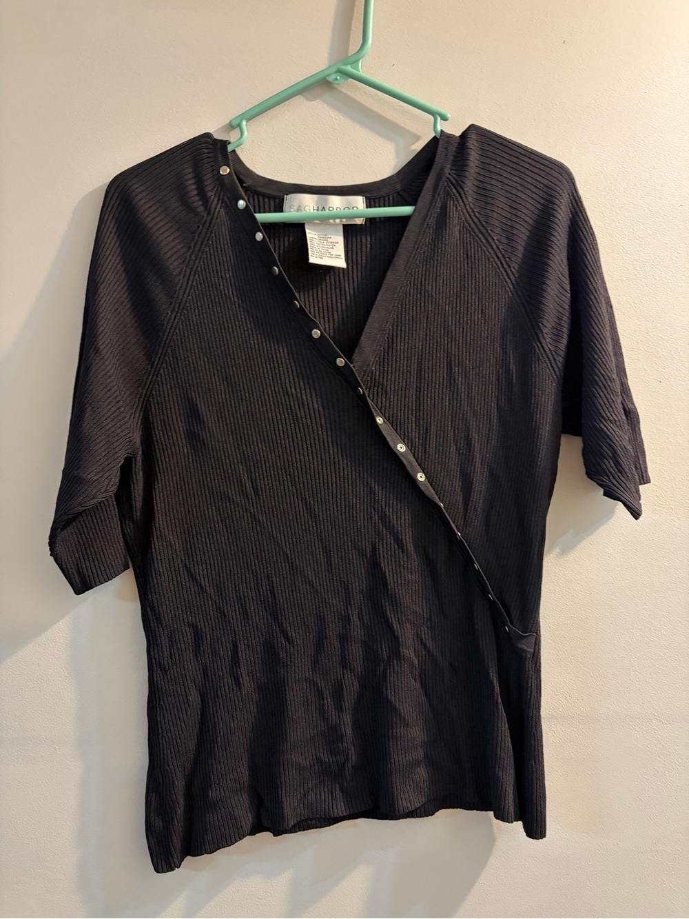 Sag Harbor Black Ribbed Snap-Front Short Sleeve Top